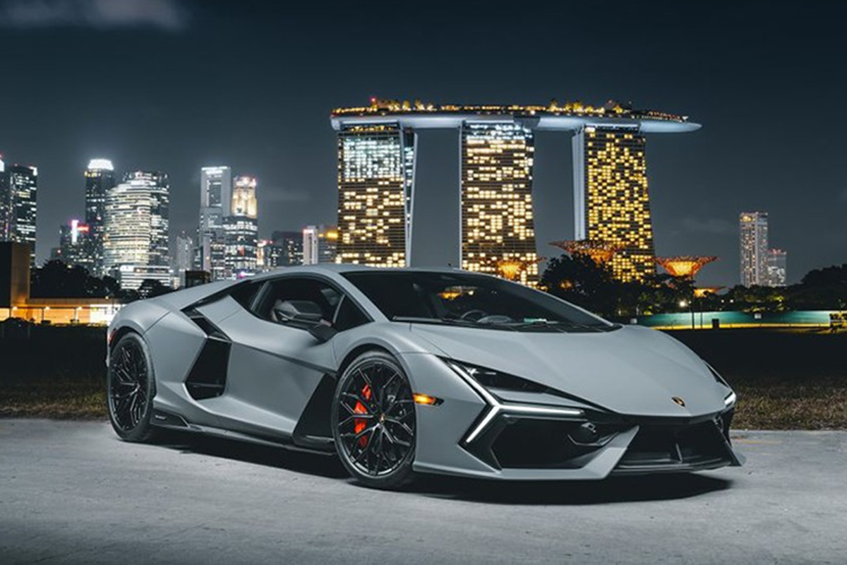 Lamborghini Revuelto gia 55 ty cua dai gia Jacky, 