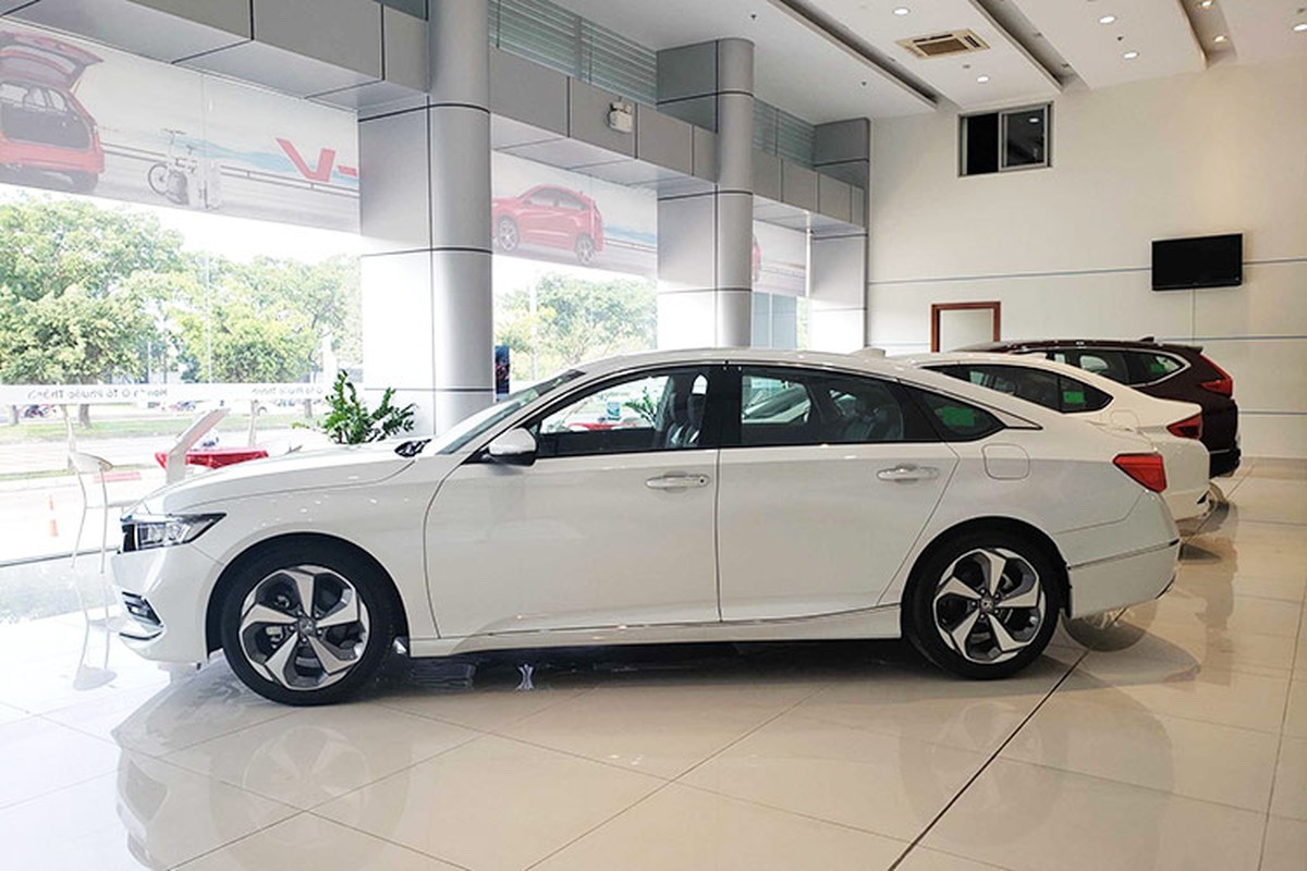 Đấu Toyota Camry, Honda Accord tại Việt Nam giảm tới 220 triệu đồng - Hình 2 Dau Toyota Camry, Honda Accord tai Viet Nam giam toi 220 trieu dong-Hinh-2