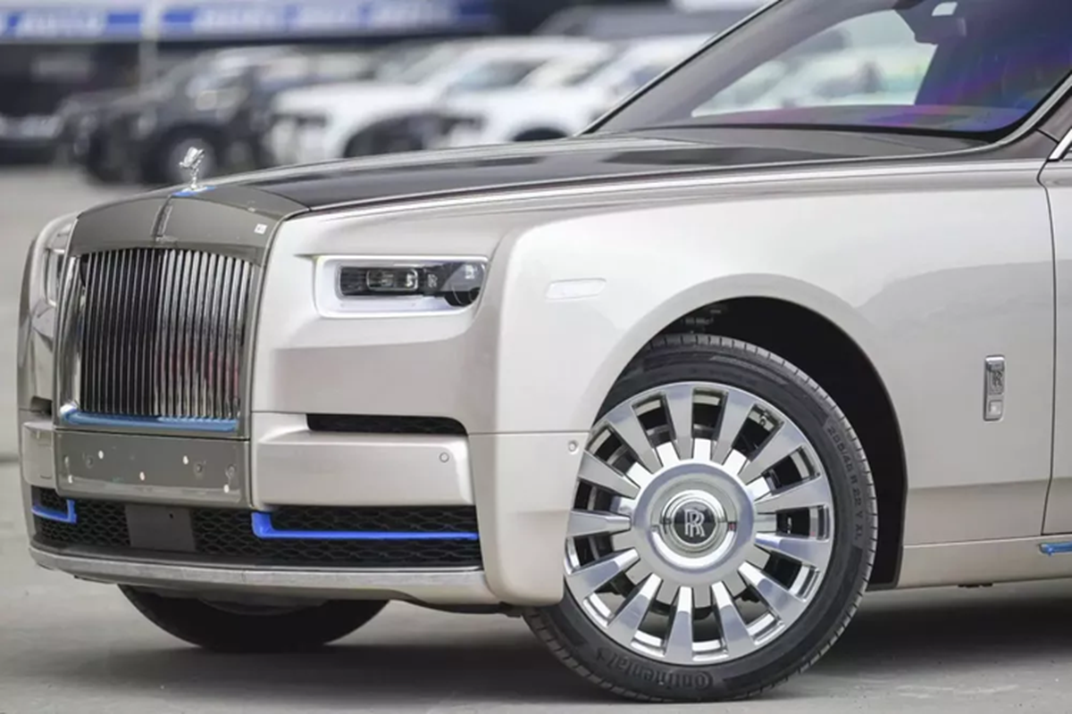 Can canh Rolls-Royce Phantom VIII 