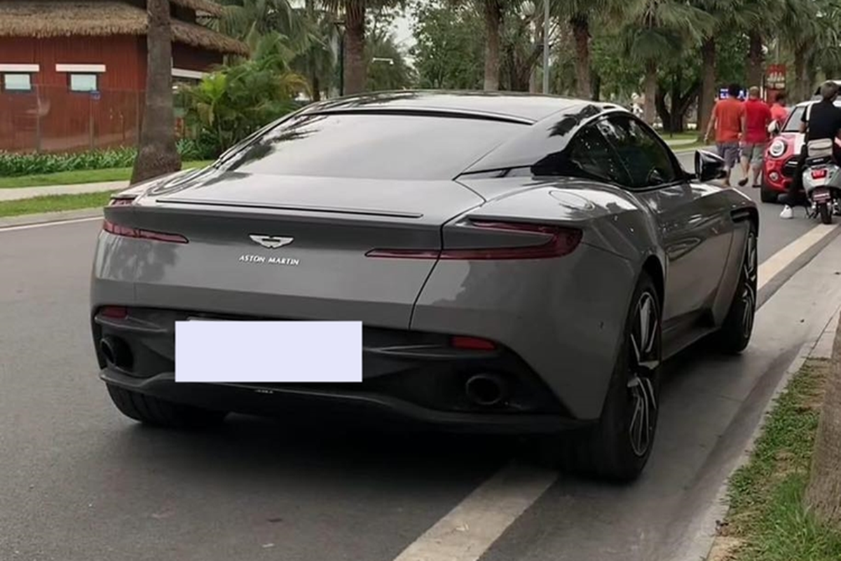 Dai gia Jacky rao ban Aston Martin DB11 