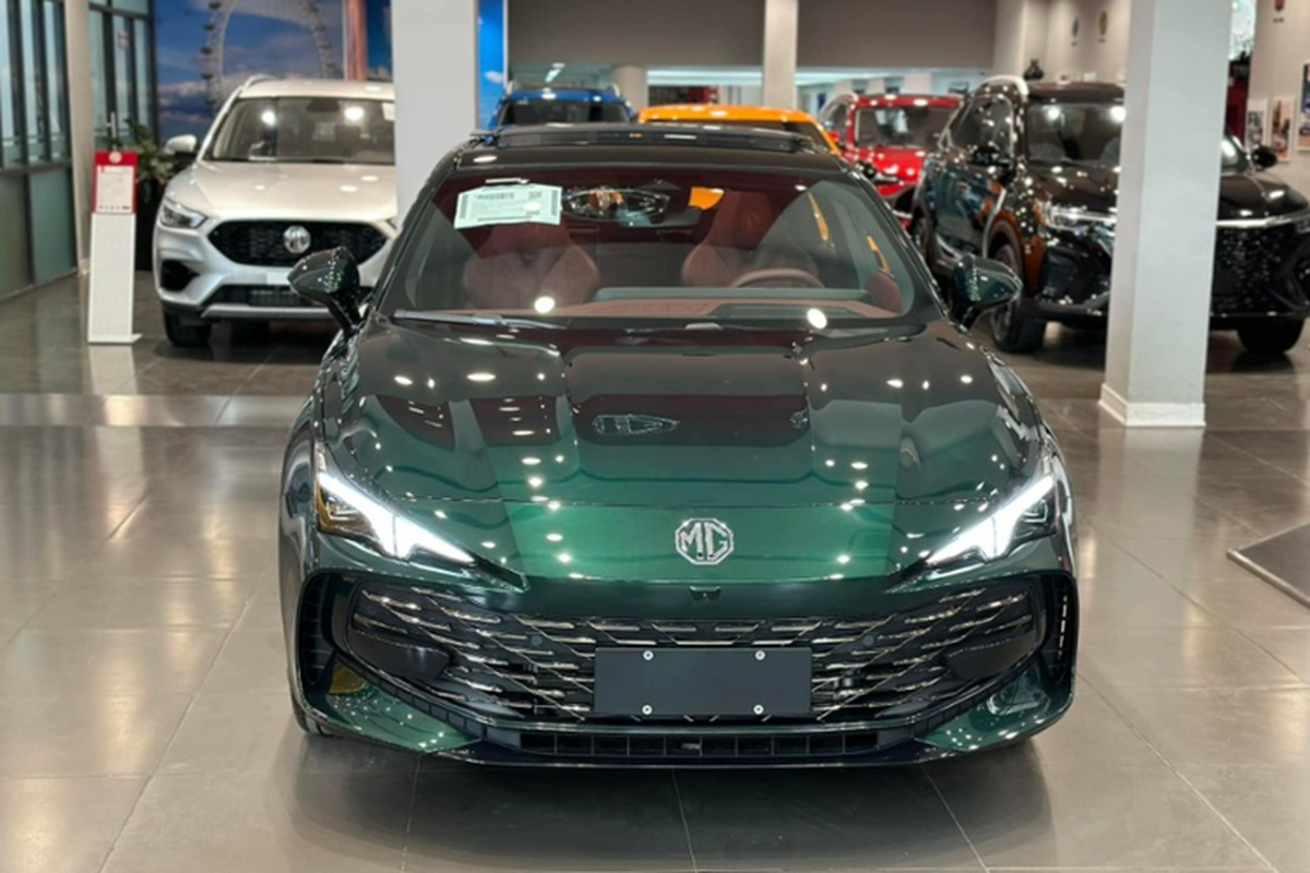 MG7 o at ve dai ly Viet, co gi dau Toyota Camry va Kia K5?-Hinh-2