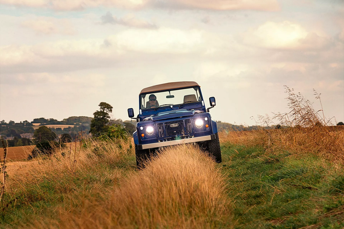 Land Rover Defender muon dep phai ton 4,2 ty de Kingsley phuc che-Hinh-2