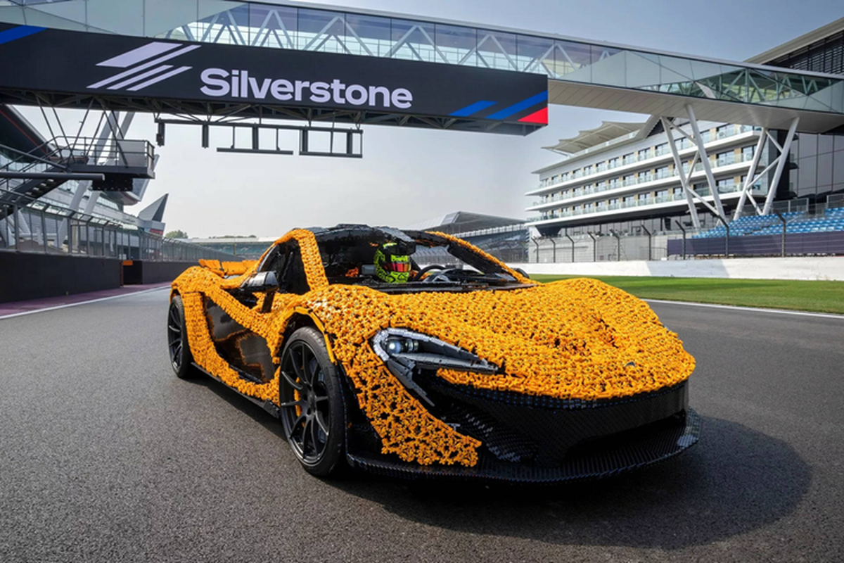 McLaren P1 Lego gia 17,5 trieu dong, chay duoc ca tren duong dua