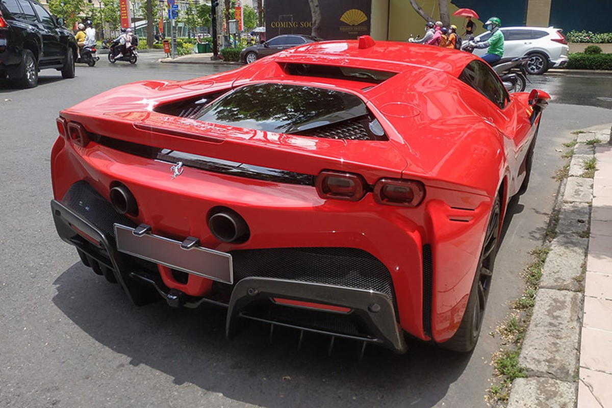 Sieu xe Ferrari SF90 Stradale dau tien ve Ha Noi, chi 23 ty dong-Hinh-8