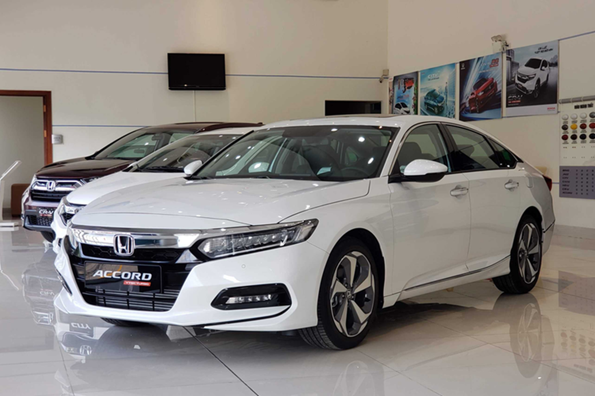 Honda Accord lai giam 220 trieu dong, kho duoi kip Toyota Camry-Hinh-2