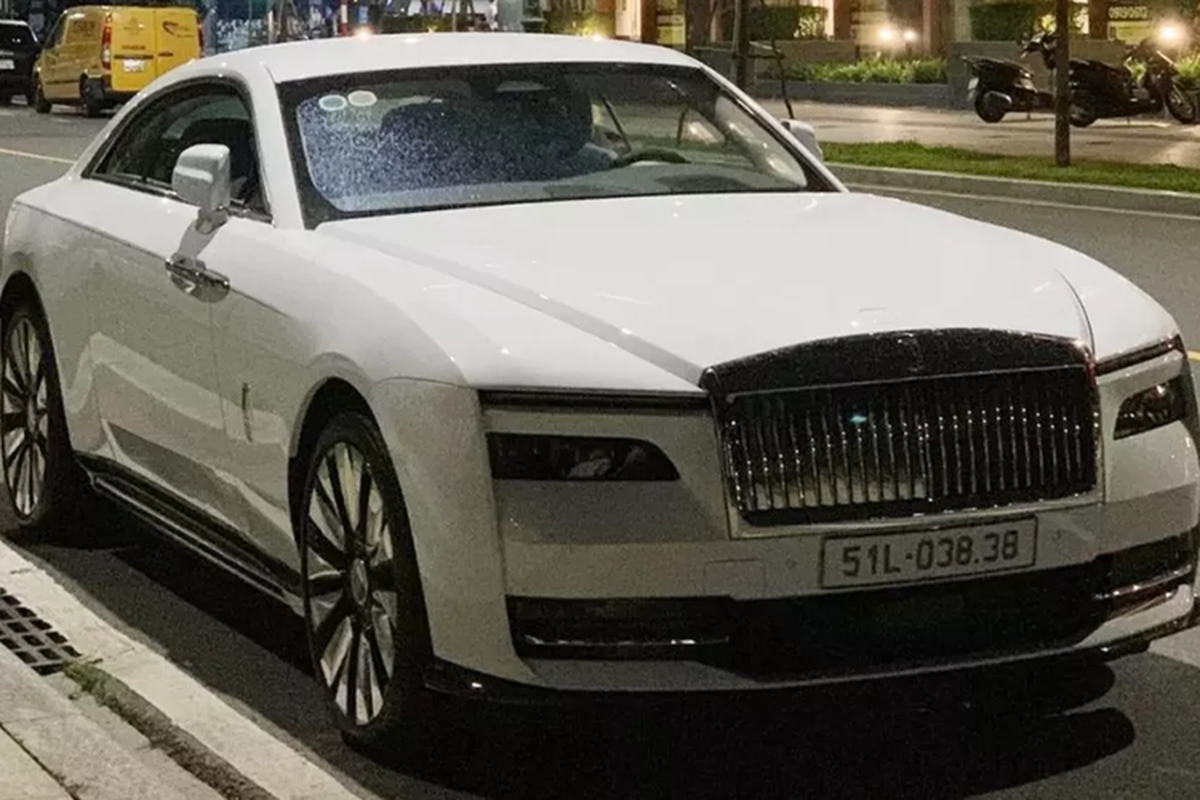 Tan thay bo doi Rolls-Royce Spectre hon 50 ty cua tai Sai Gon