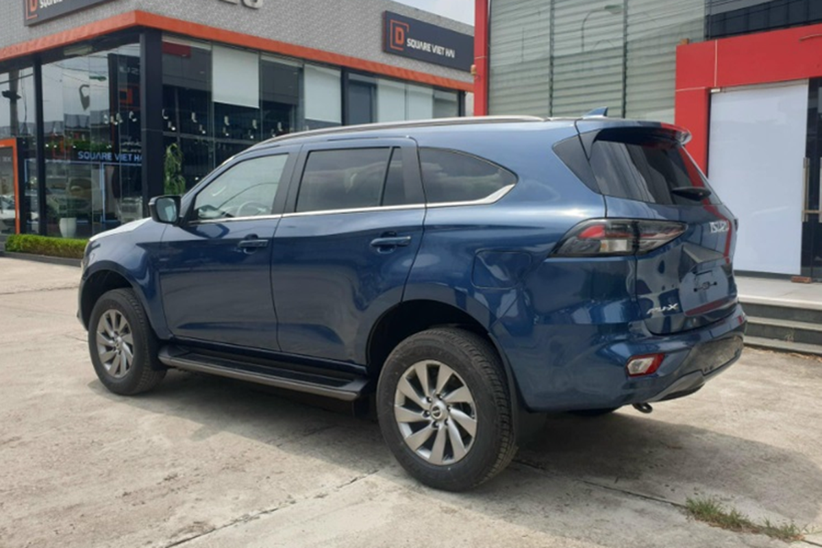 Isuzu mu-X - SUV e nhat Viet Nam giam 215 trieu co thoat e?-Hinh-3