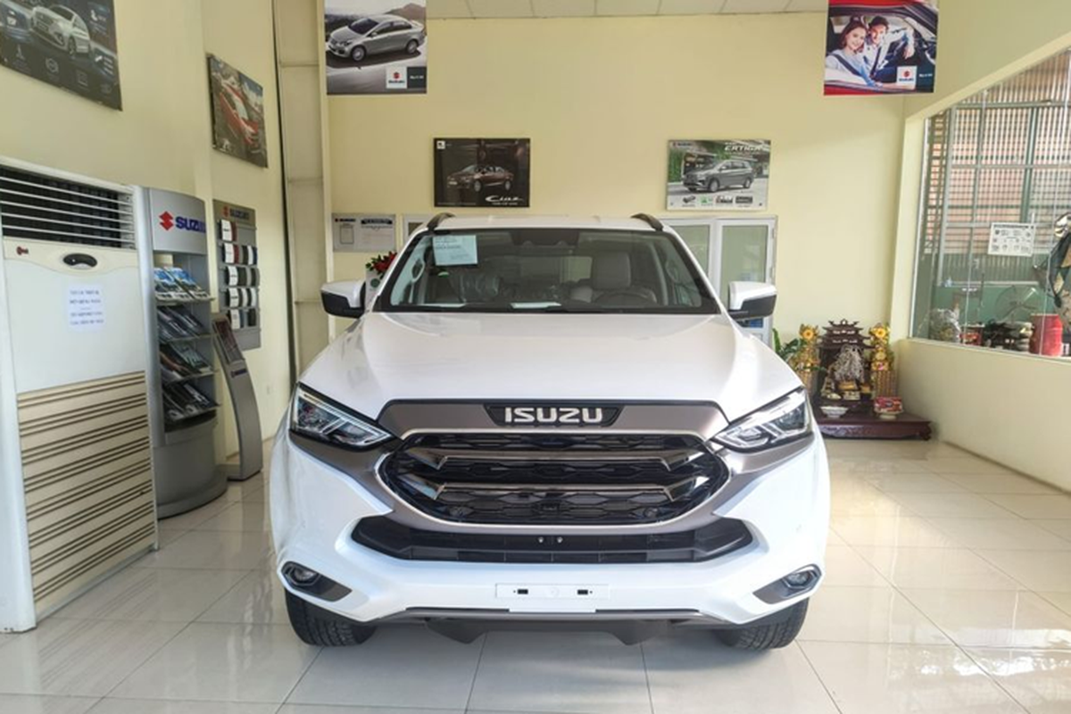 Isuzu mu-X - SUV e nhat Viet Nam giam 215 trieu co thoat e?-Hinh-5