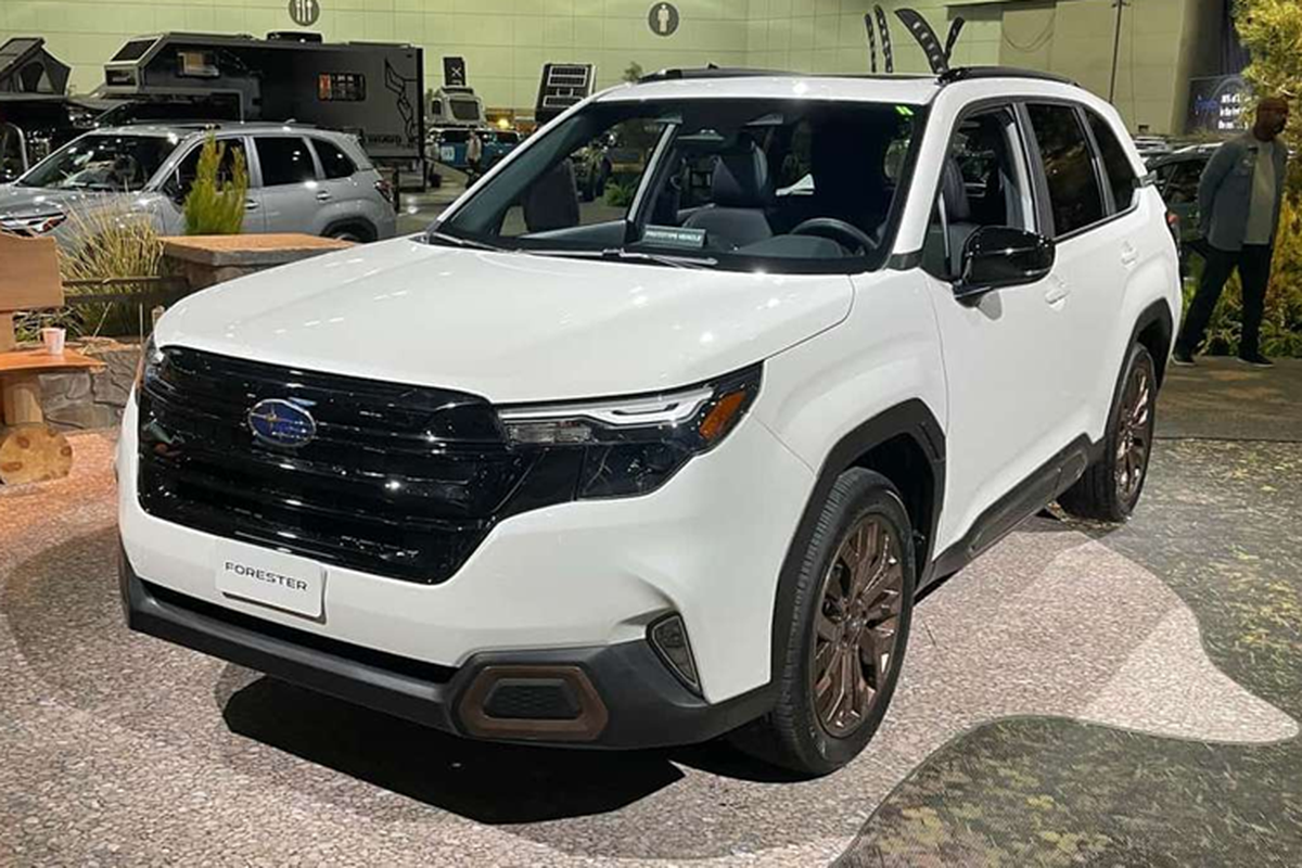 Subaru Forester Hybrid lan dau lo dien chay thu tren duong pho