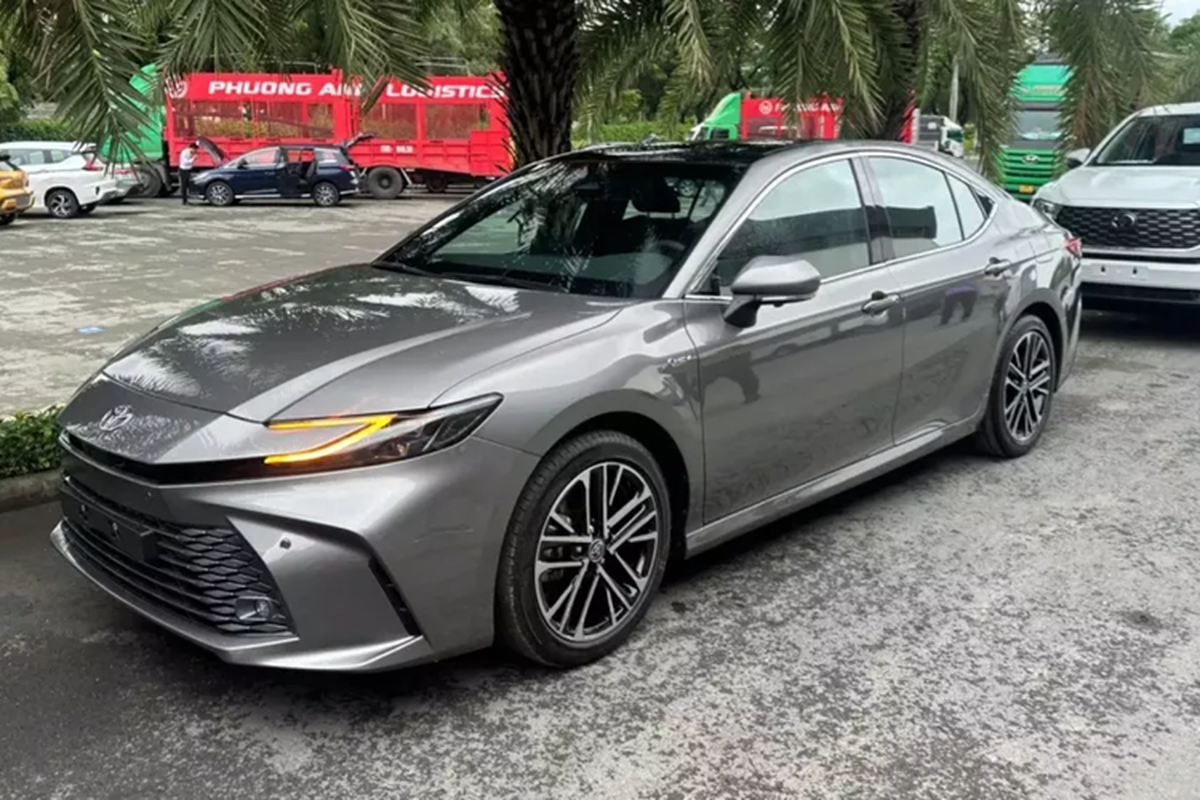 Toyota Camry 2025 