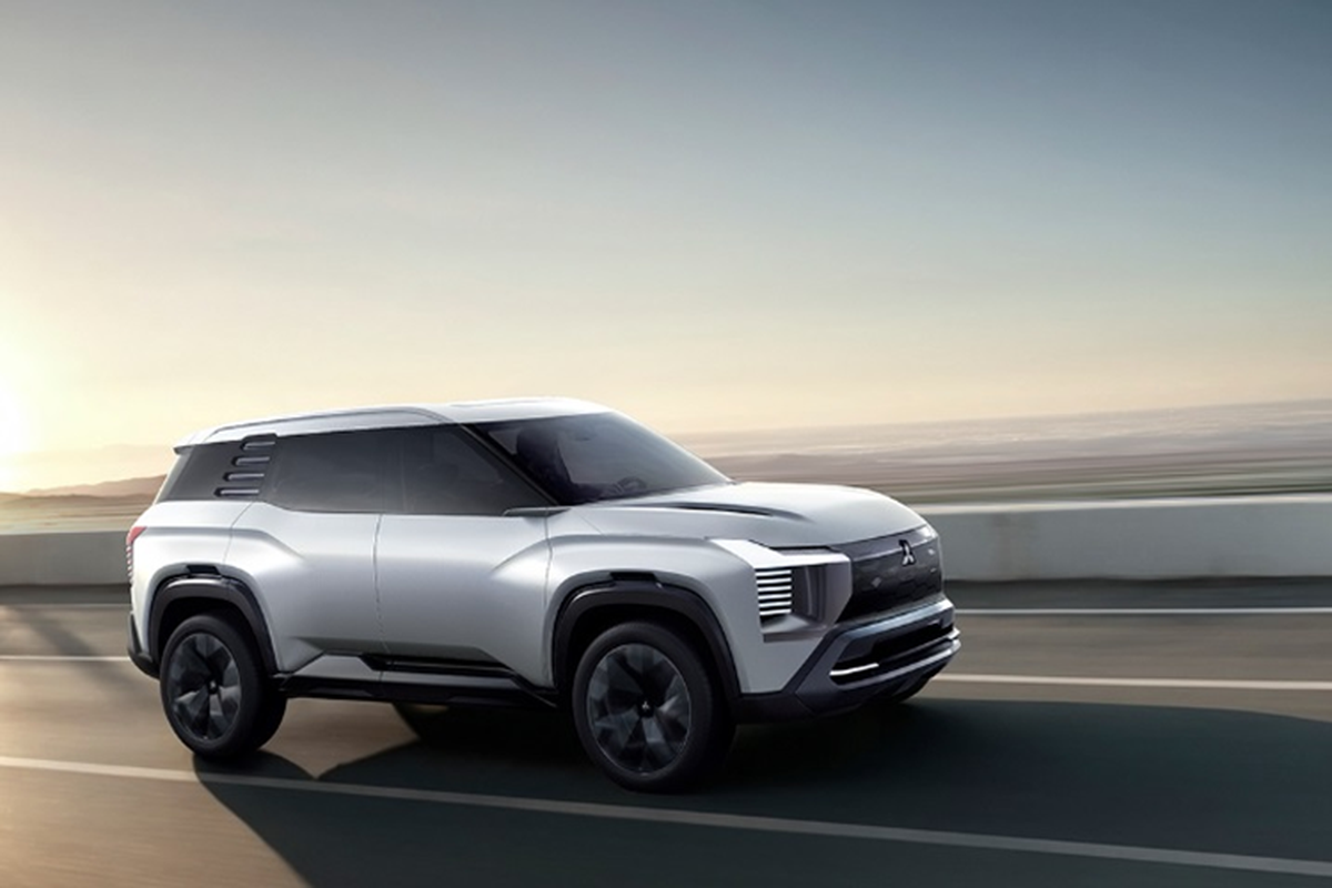 Mitsubishi ra mat DST Concept - co phai SUV Xforce hoan toan moi?