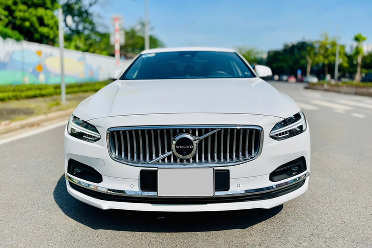 Volvo S90 LWB chay 2 nam, chu nhan 