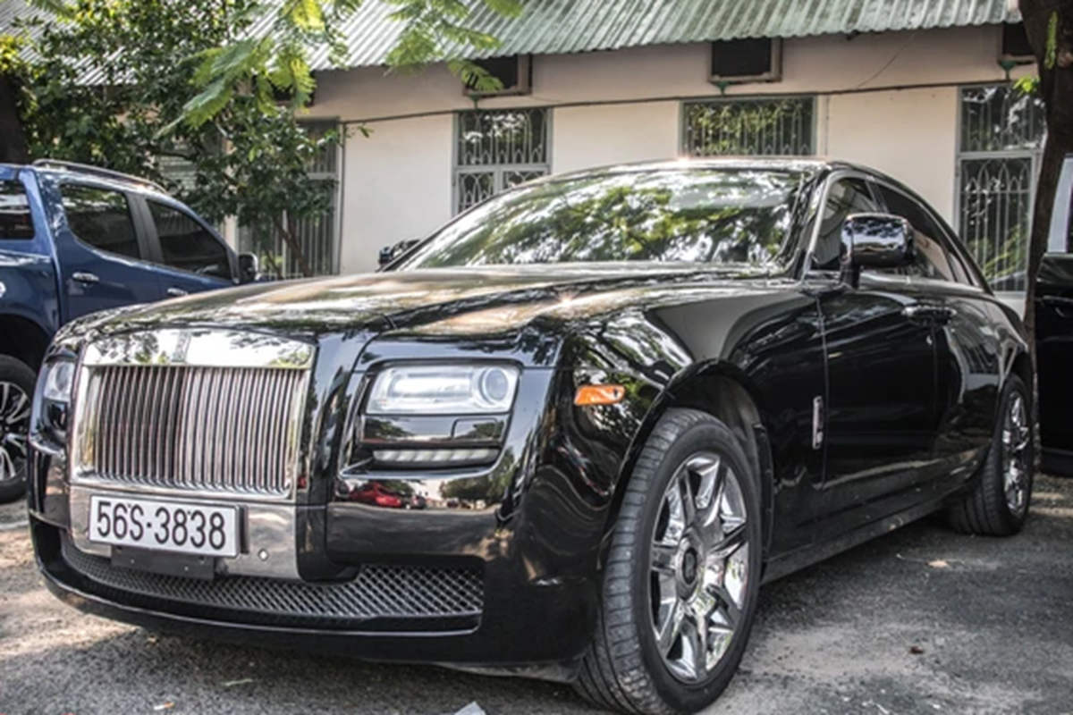 Minh Nhua lan dau khoe cap xe Rolls-Royce sieu sang bac ty-Hinh-8