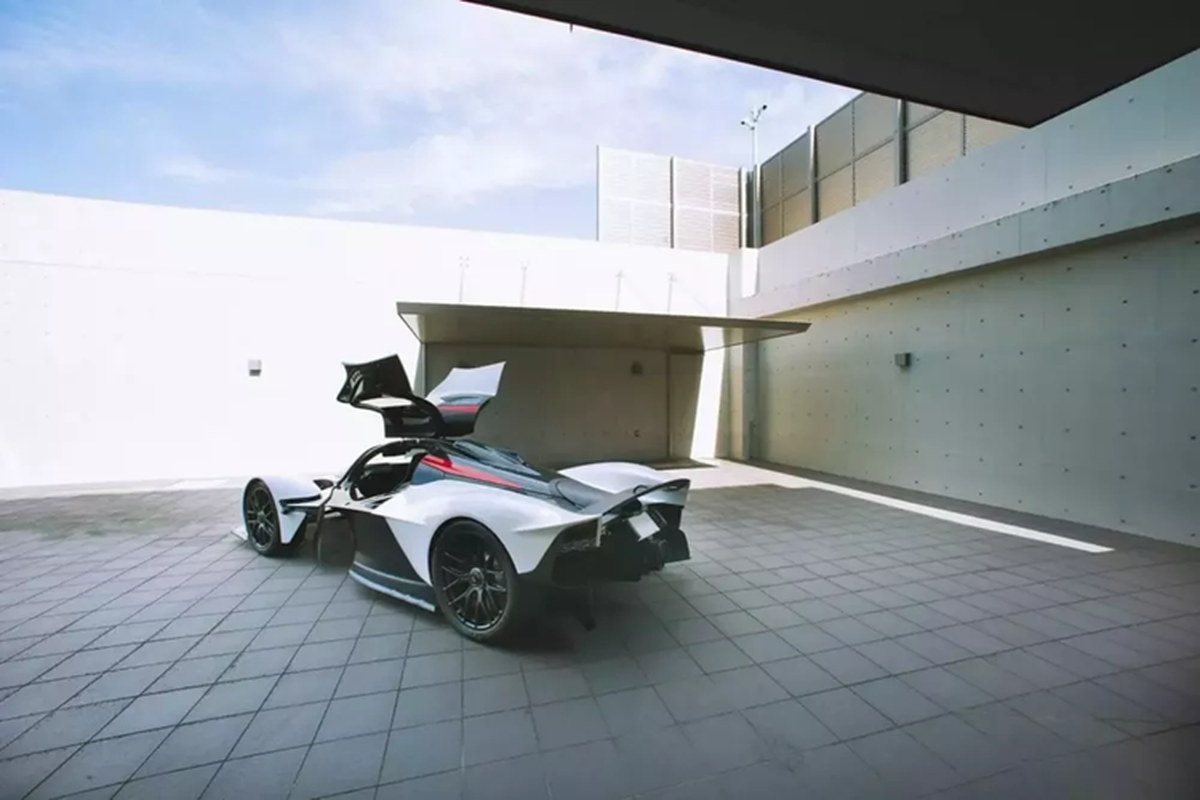 Aston Martin Valkyrie moi chay 109km cua ty phu Nhat Ban rao ban-Hinh-7