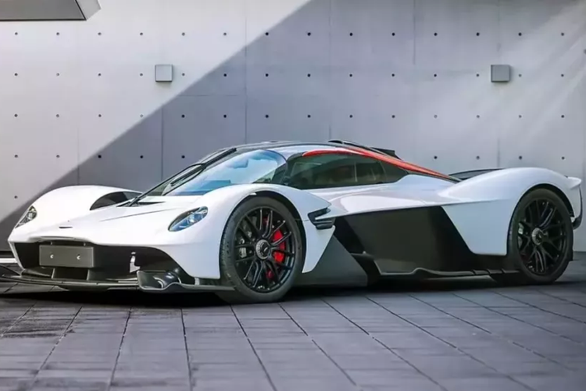 Aston Martin Valkyrie moi chay 109km cua ty phu Nhat Ban rao ban