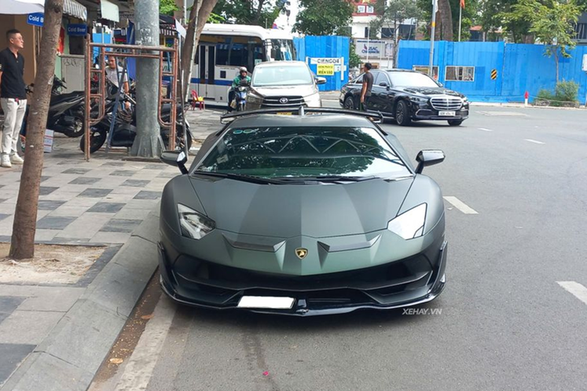 Tan thay Lamborghini Aventador SVJ hon 53 ty tai Viet Nam 