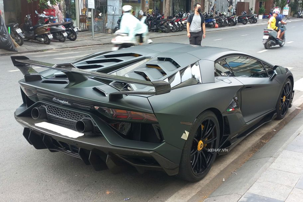 Tan thay Lamborghini Aventador SVJ hon 53 ty tai Viet Nam 