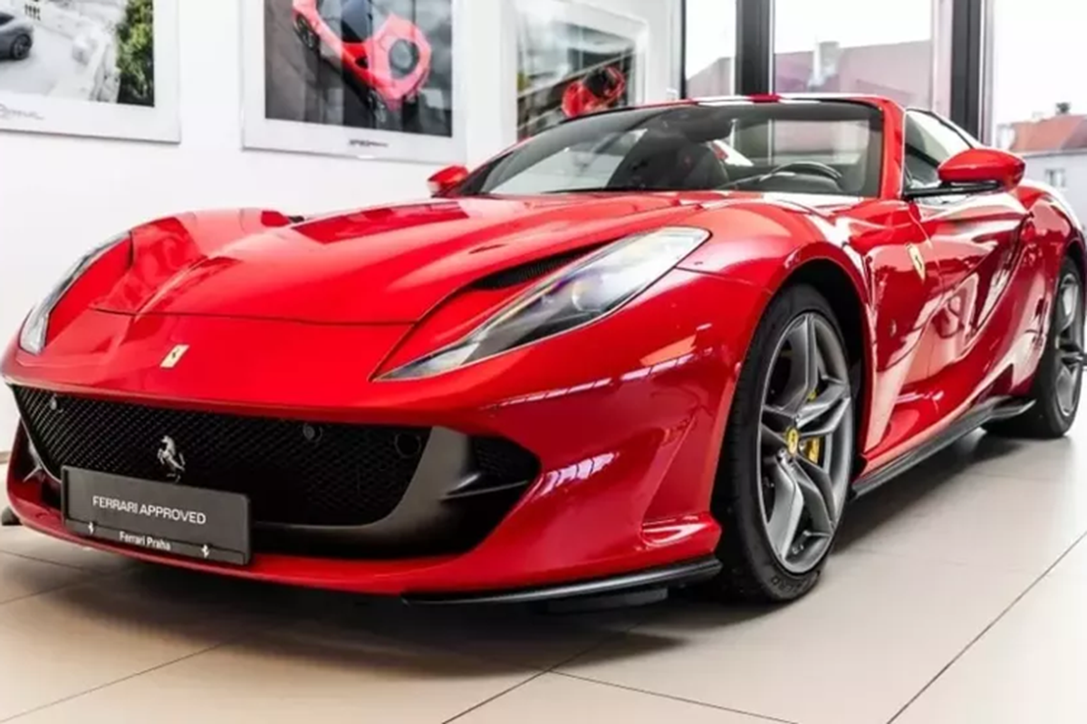 Ferrari 812 GTS thu 3 gia bac ty sap cap ben Viet Nam