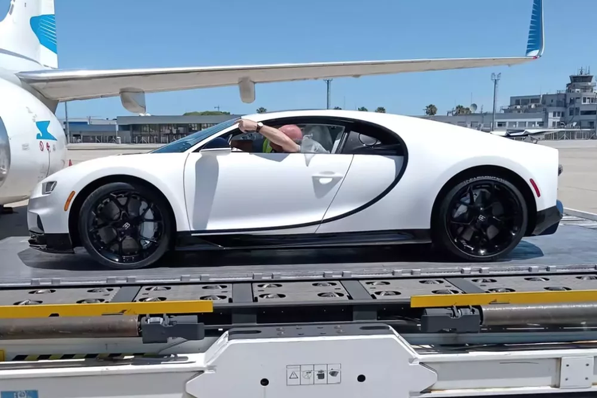 Bugatti Chiron trieu do cua dai gia tien ao dang ve Viet Nam?-Hinh-2