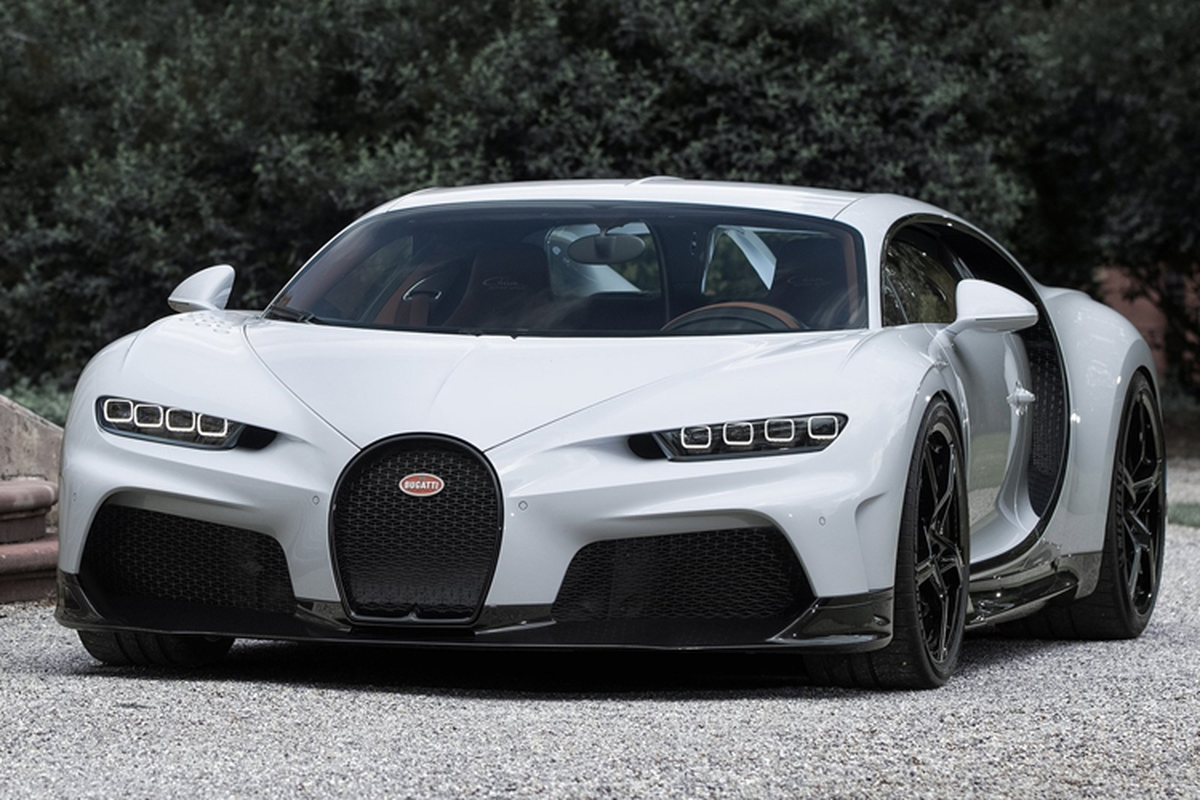 Bugatti Chiron gan 80 ty dong dau tien da co khay dung coc-Hinh-3