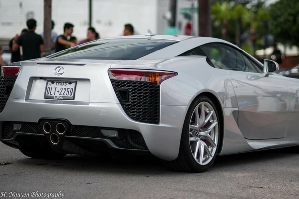 Lexus LFA hong nang nhu dong nat van ban hon 16,7 ty dong-Hinh-2