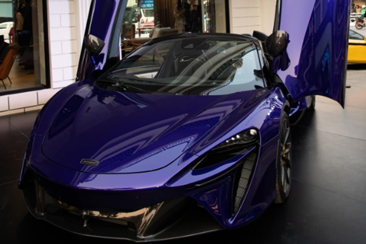 McLaren Artura Spider bac ty dau tien 