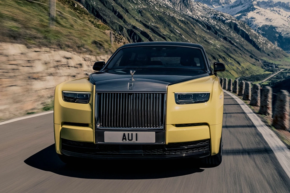 Can canh Rolls-Royce Phantom Goldfinger 