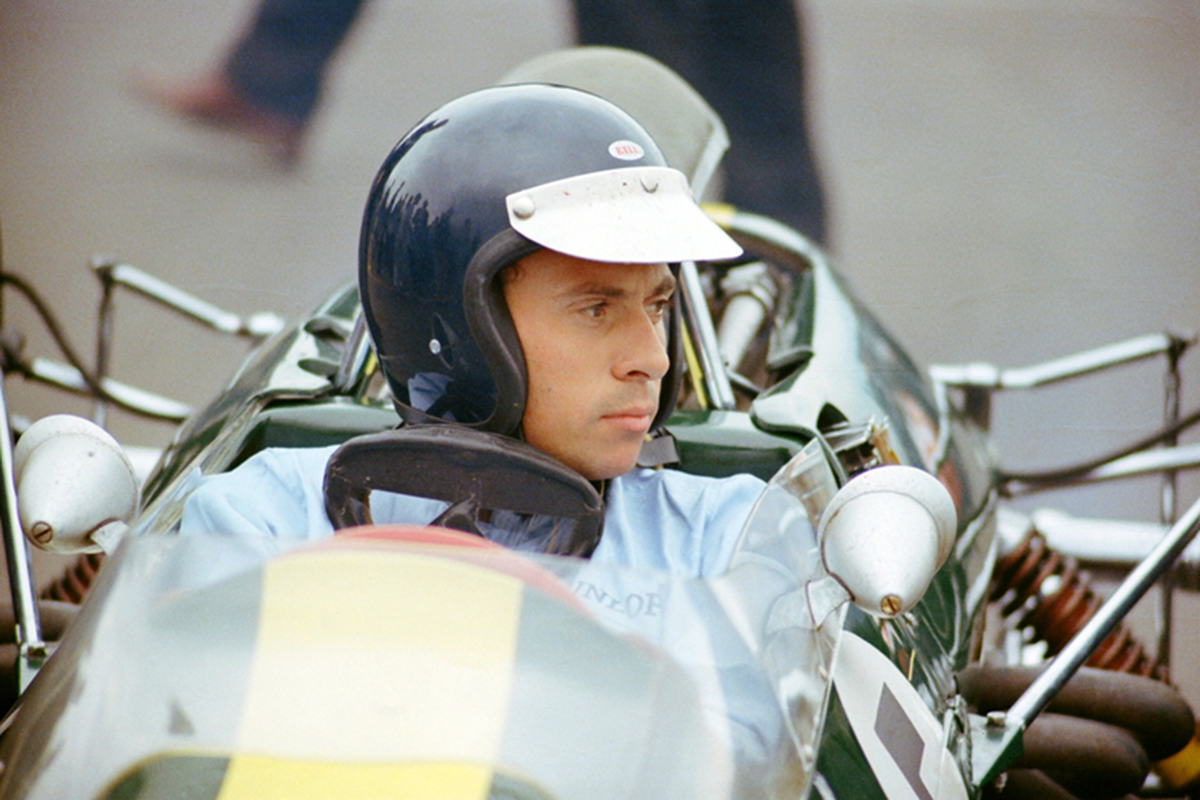 Lotus Emira Clark Edition từ 3.79 tỷ đồng, tri ân Jim Clark - Hình 3 Lotus Emira Clark Edition tu 3.79 ty dong, tri an Jim Clark-Hinh-3