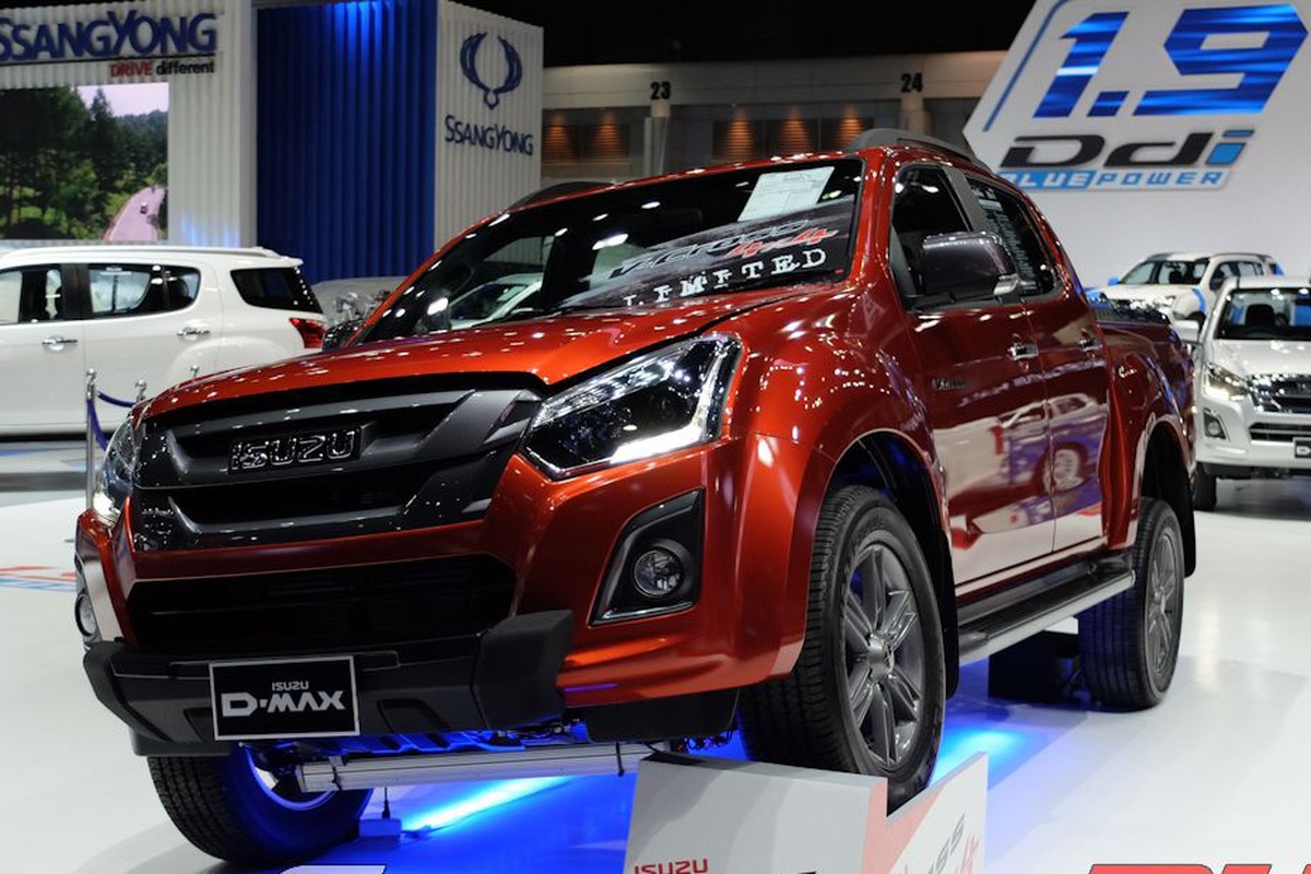 Isuzu nang cap D-Max V-Cross 2017 