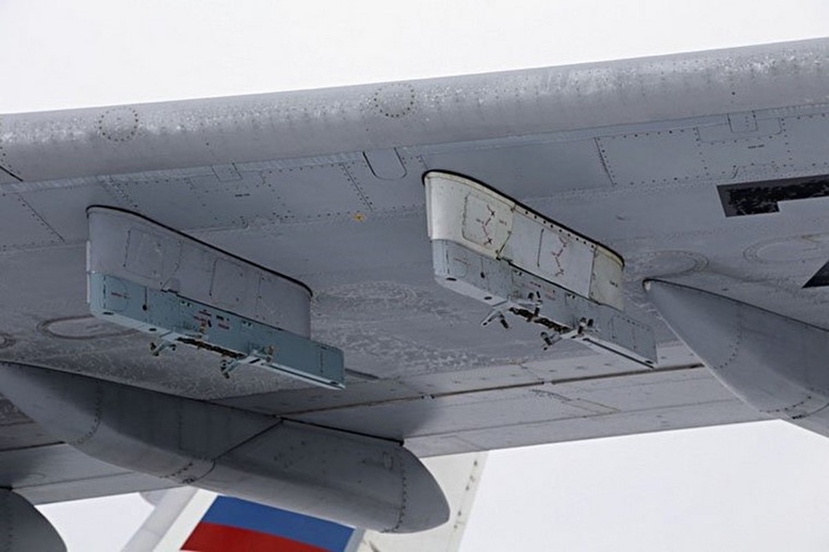 Kinh ngac Nga lap bom cho may bay van tai Il-76MD-Hinh-11