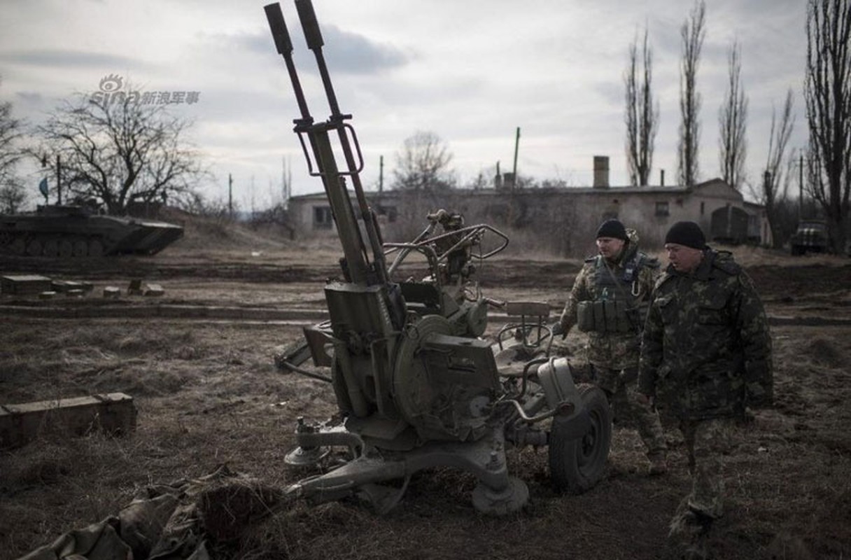 Vu khi hang nang Ukraine don dap do ve Debaltseve-Hinh-4