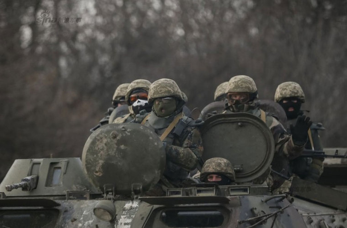 Vu khi hang nang Ukraine don dap do ve Debaltseve-Hinh-5