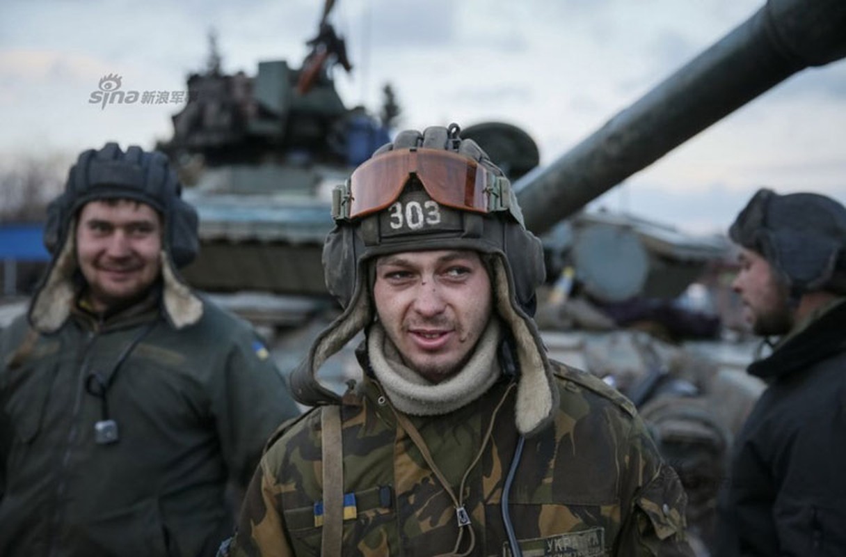 Vu khi hang nang Ukraine don dap do ve Debaltseve-Hinh-6