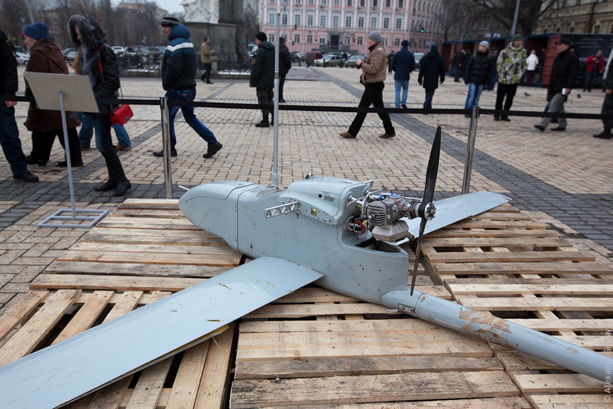 Kiev trung bay vu khi ly khai mien dong Ukraine-Hinh-17