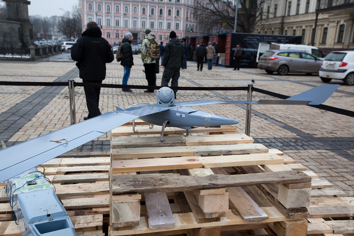 Kiev trung bay vu khi ly khai mien dong Ukraine-Hinh-19