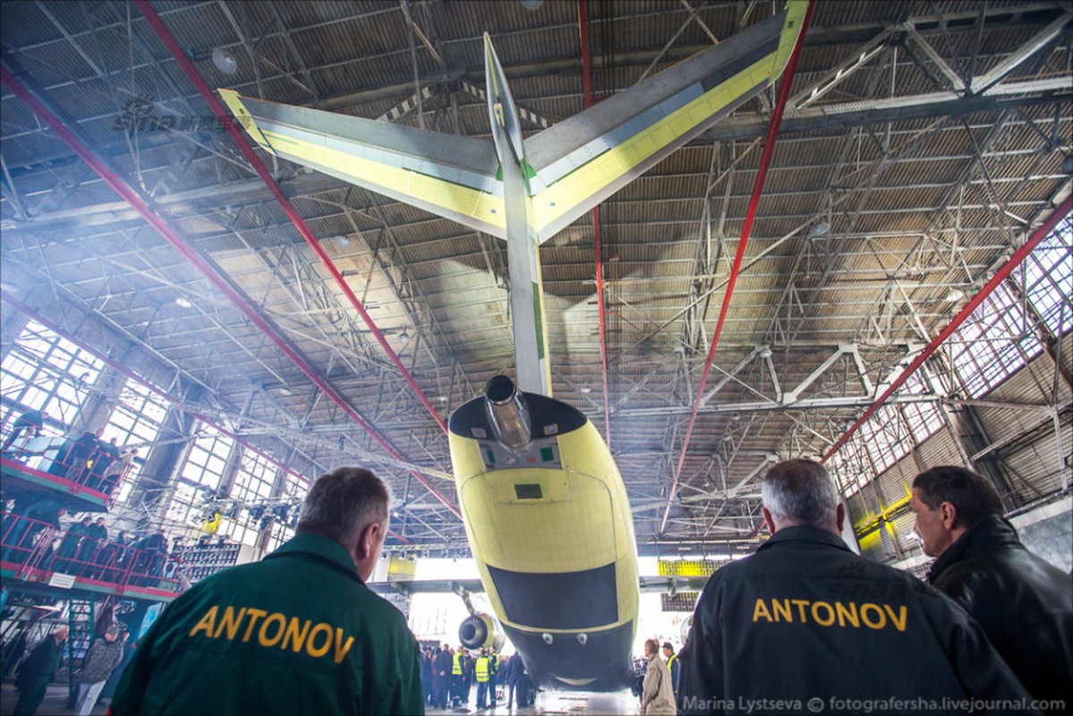 Toan canh ra mat may bay An-178 cua Khong quan Ukraine-Hinh-2