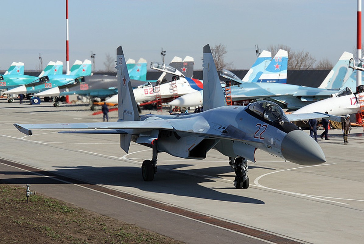 Muc kich may bay Su-30SM, Su-35S Nga luyen duyet binh-Hinh-9
