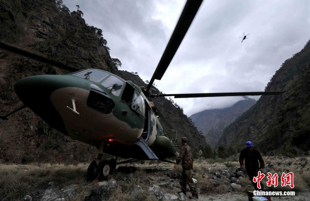 Truc thang Mi-171E TQ vao Nepal cuu ho nan nhan dong dat