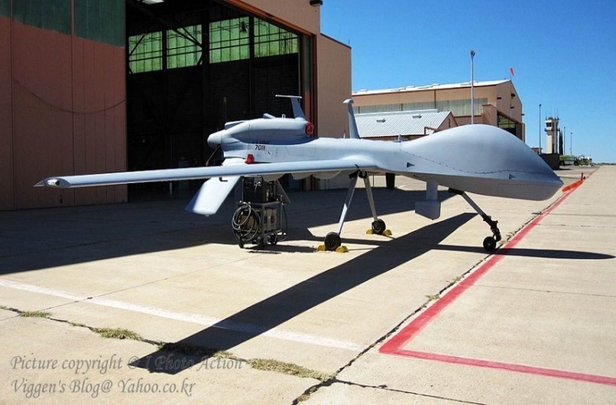 Hien truong UAV MQ-1 My dam xuong dat o Iraq-Hinh-7