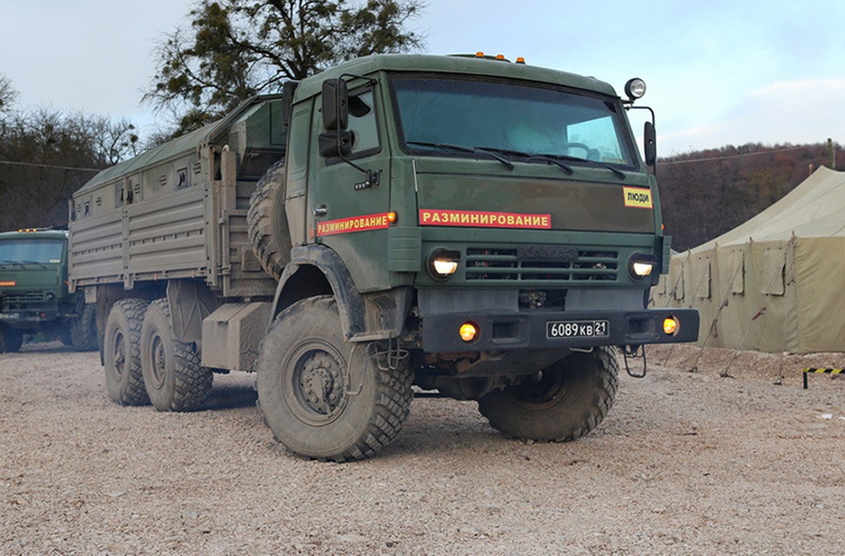 Ky dieu kha nang bien hinh cua xe tai Kamaz-5350 Nga