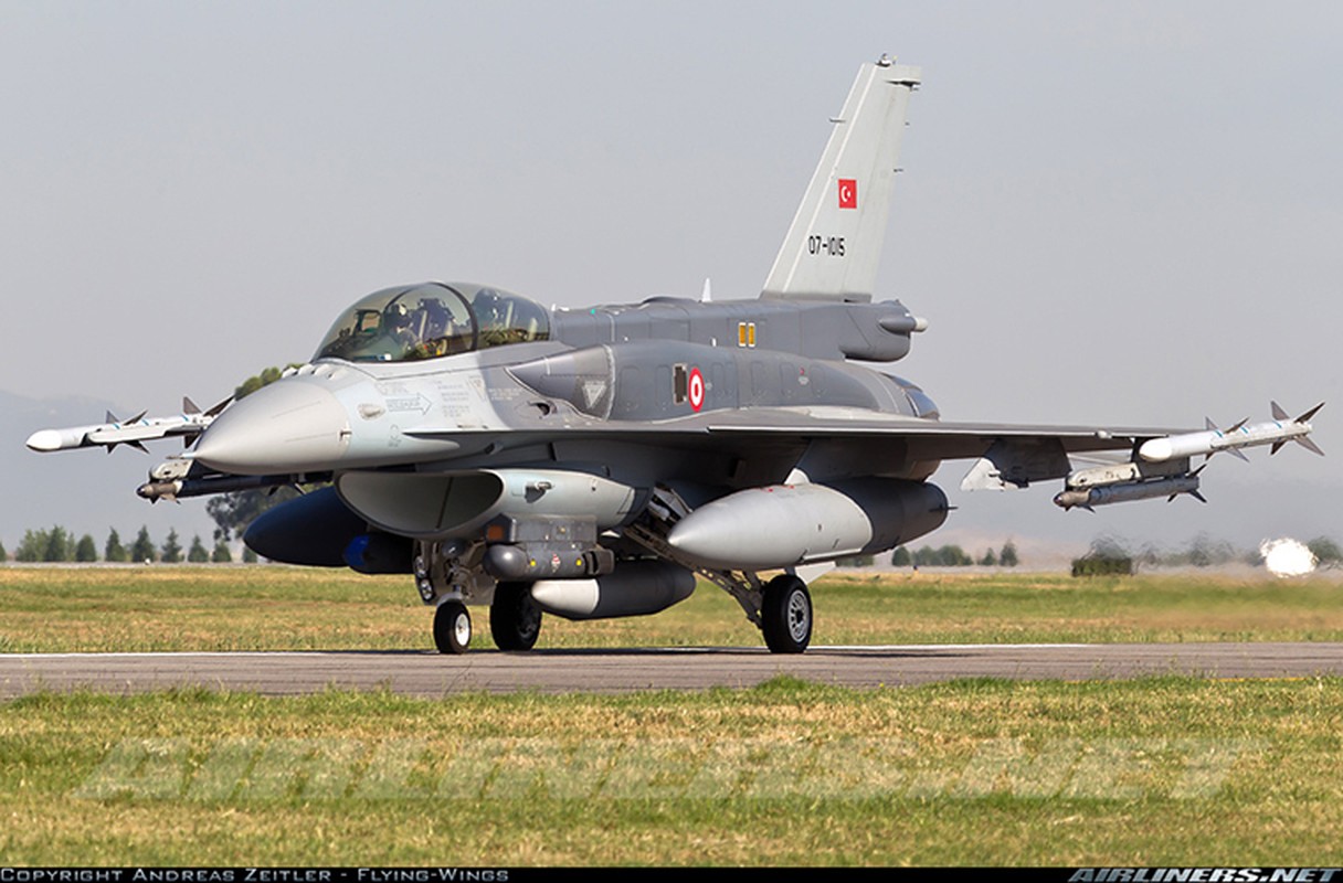 Mo xe tiem kich F-16 TNK ban ha may bay Su-24 Nga-Hinh-6