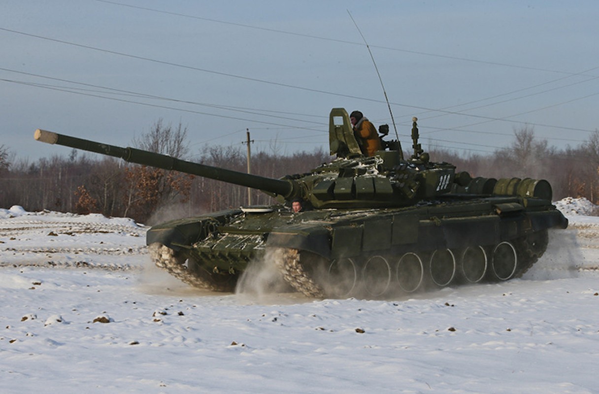 Anh linh xe tang T-72 Nga vao mua huan luyen cuoi-Hinh-10