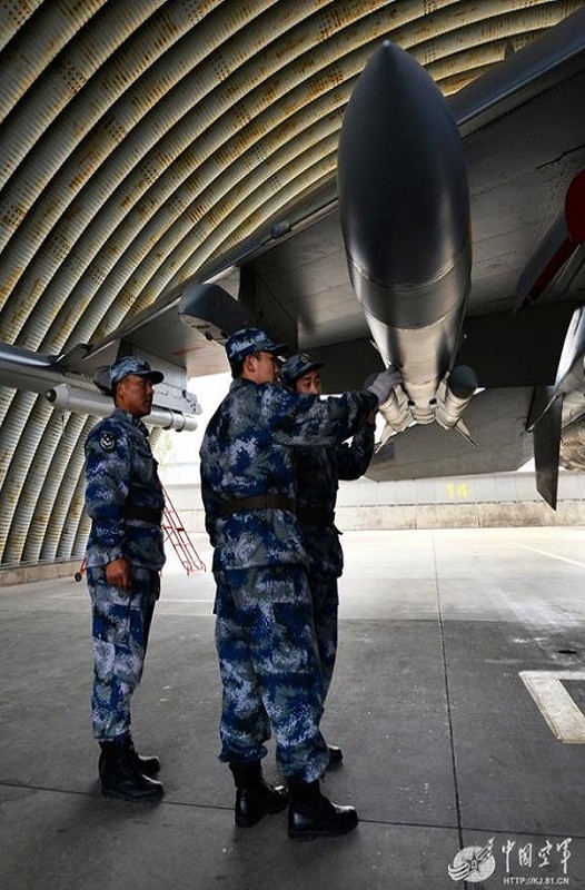 Tiem kich Su-30MKK Trung Quoc cung co ten lua Kh-31P va R-77-Hinh-4