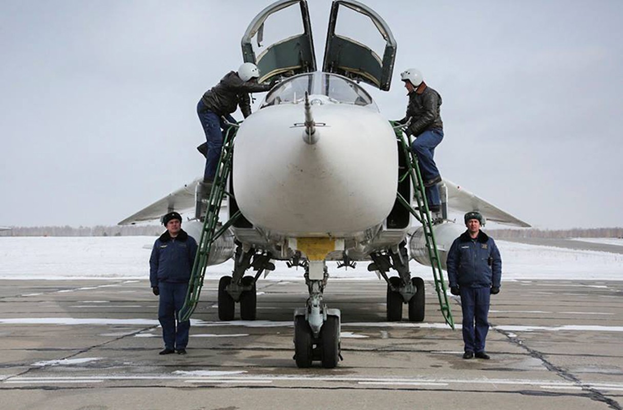 Muc kich canh may bay nem bom Su-24M roi Syria ve Nga-Hinh-3