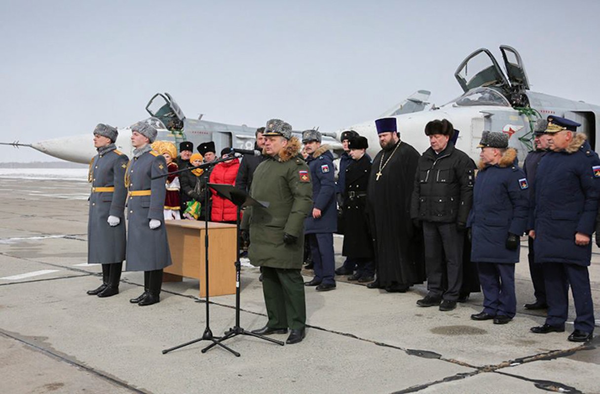 Muc kich canh may bay nem bom Su-24M roi Syria ve Nga-Hinh-8