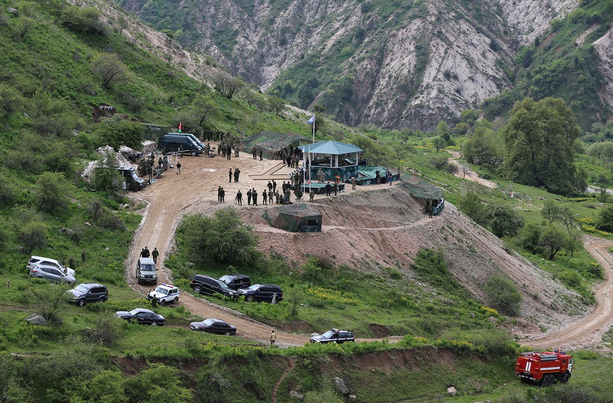 Muc kich dien tap chong khung bo lon nhat lich su Tajikistan-Hinh-2