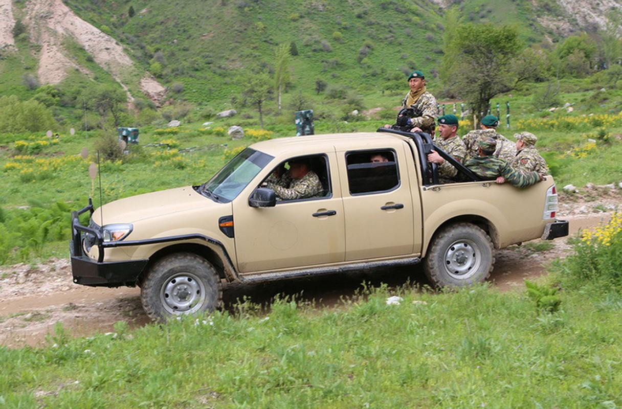 Muc kich dien tap chong khung bo lon nhat lich su Tajikistan-Hinh-4