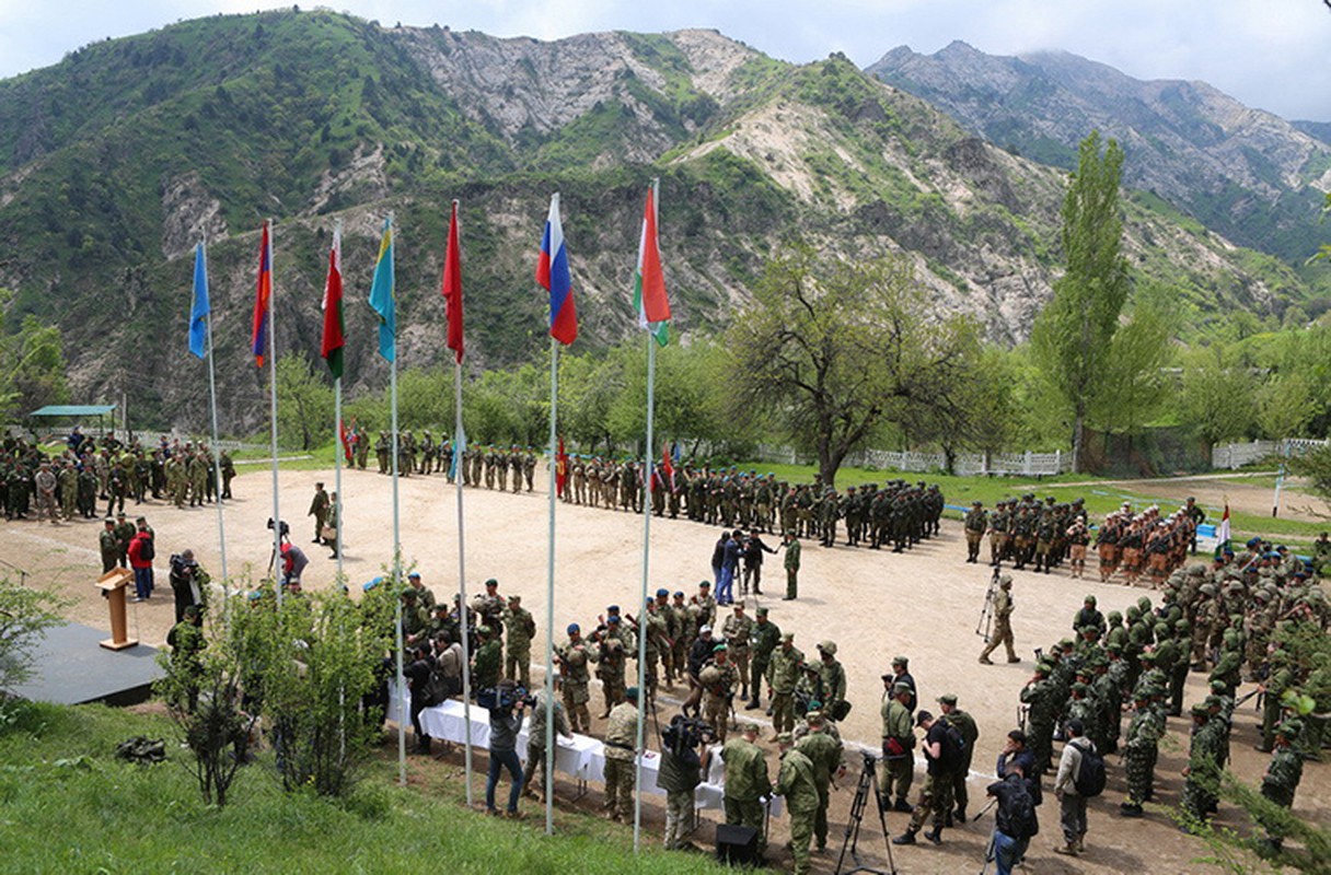 Muc kich dien tap chong khung bo lon nhat lich su Tajikistan