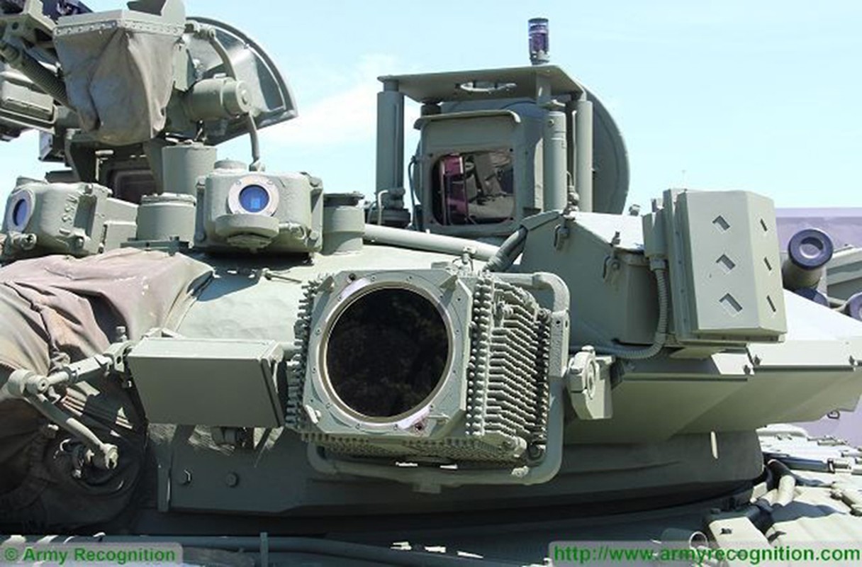 Bat ngo: Xe tang T-90 cua Algeria cung co 