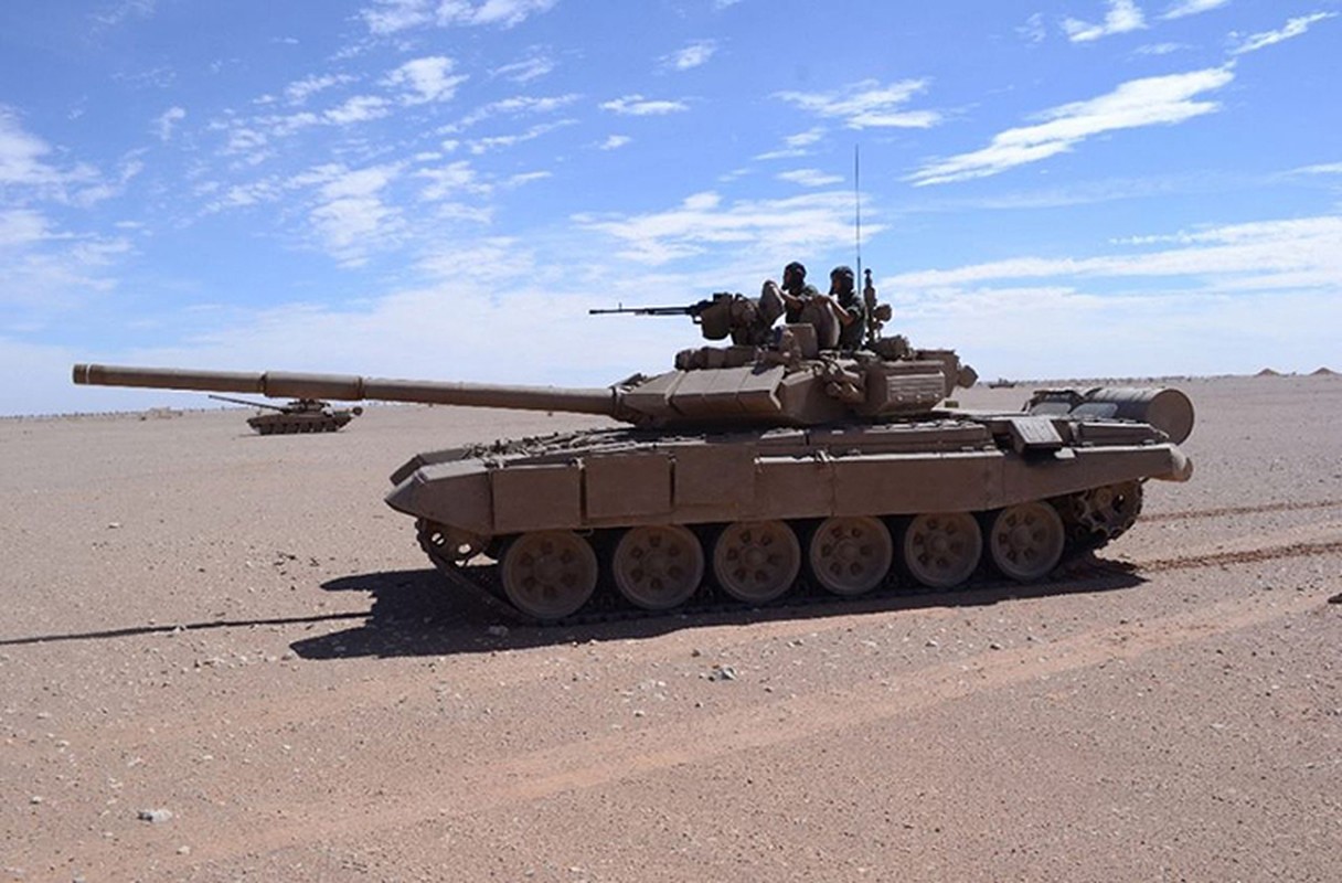 Bat ngo: Xe tang T-90 cua Algeria cung co 